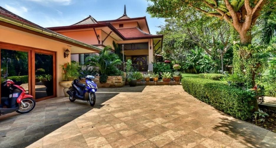 For sale 7 bedrooms villa in Sam Roi Yot, Prachuap Khiri Khan