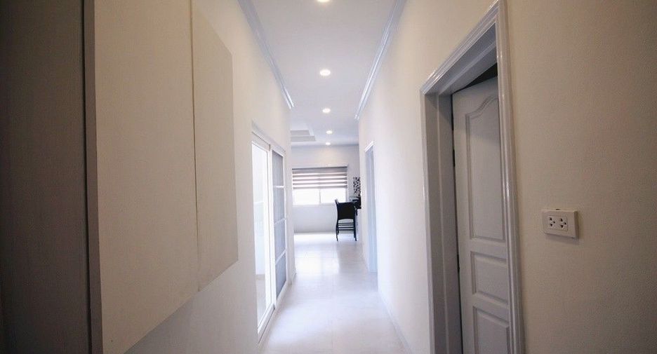 For sale 4 bedrooms villa in Hua Hin, Prachuap Khiri Khan