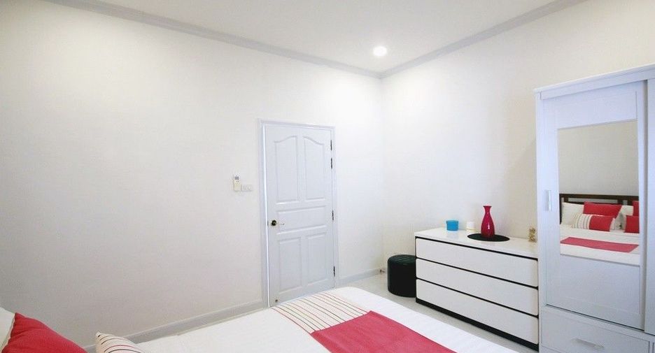 For sale 4 bedrooms villa in Hua Hin, Prachuap Khiri Khan