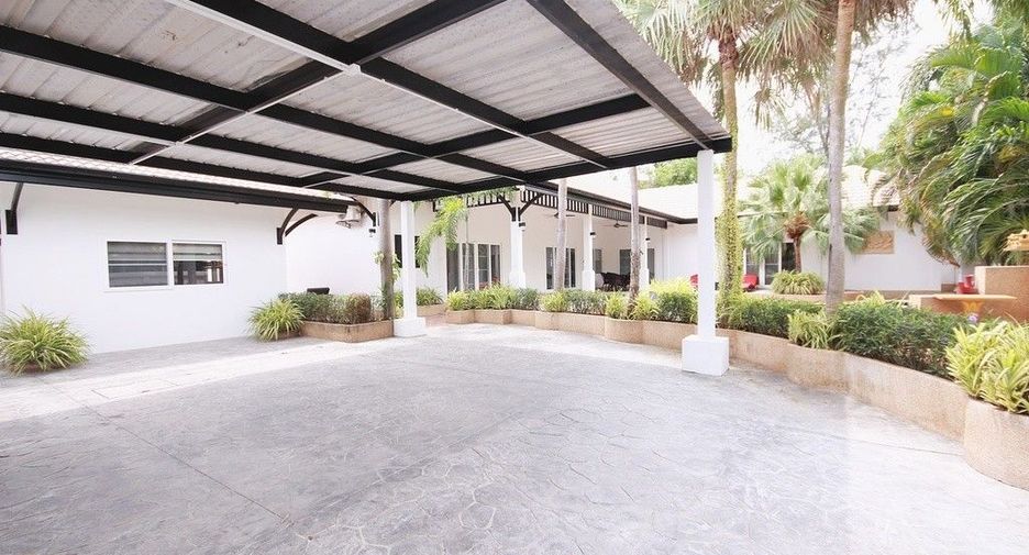 For sale 4 bedrooms villa in Hua Hin, Prachuap Khiri Khan