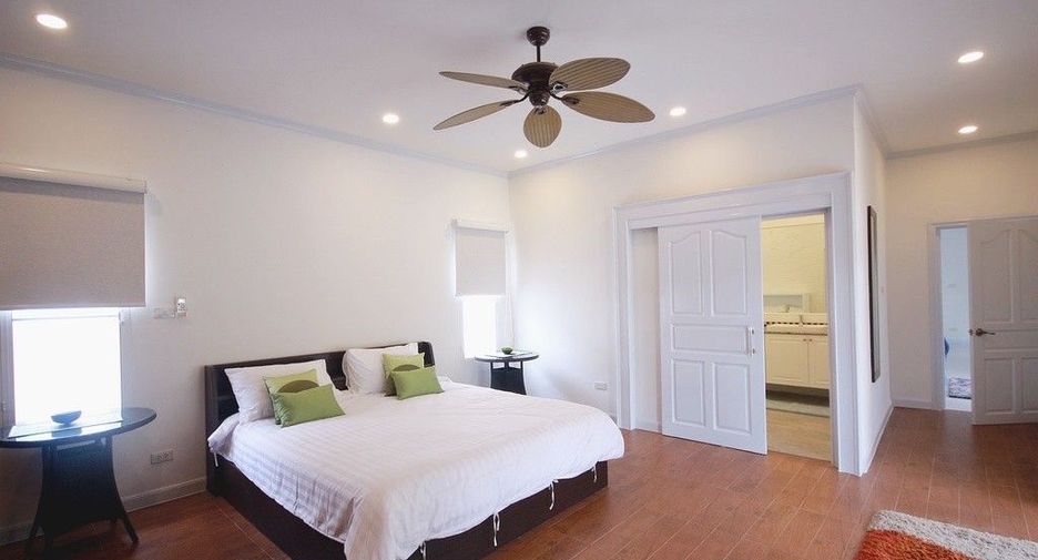 For sale 4 bedrooms villa in Hua Hin, Prachuap Khiri Khan