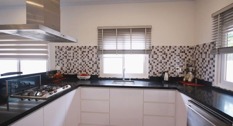 For sale 4 bedrooms villa in Hua Hin, Prachuap Khiri Khan