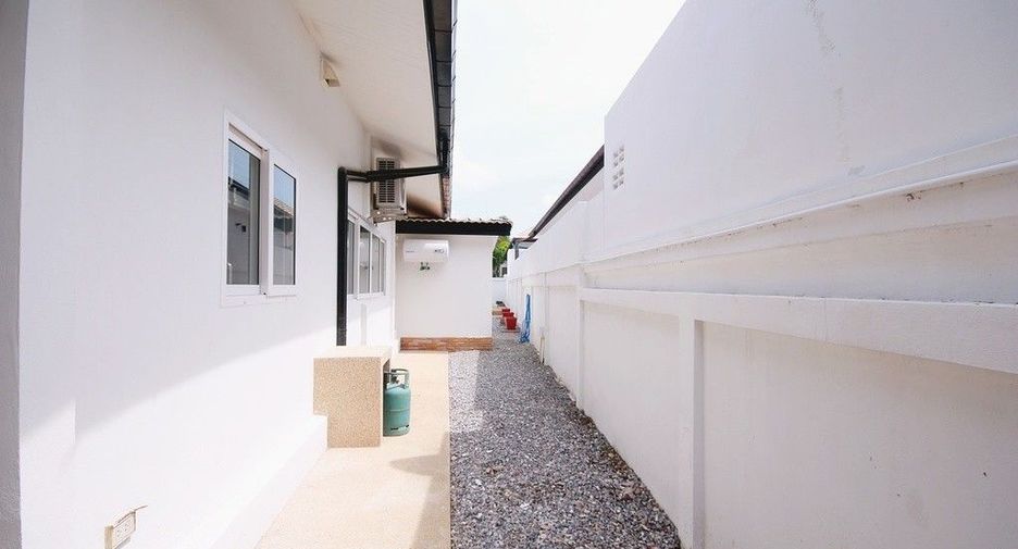 For sale 4 bedrooms villa in Hua Hin, Prachuap Khiri Khan
