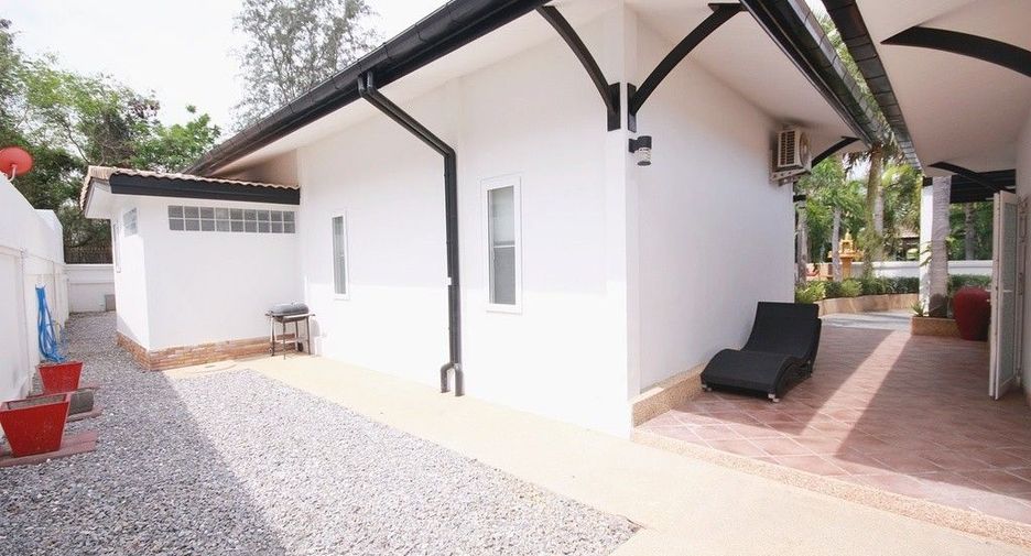 For sale 4 bedrooms villa in Hua Hin, Prachuap Khiri Khan
