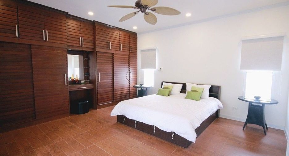 For sale 4 bedrooms villa in Hua Hin, Prachuap Khiri Khan