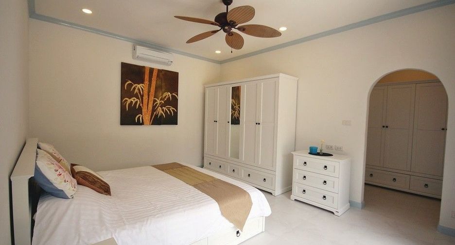 For sale 4 bedrooms villa in Hua Hin, Prachuap Khiri Khan