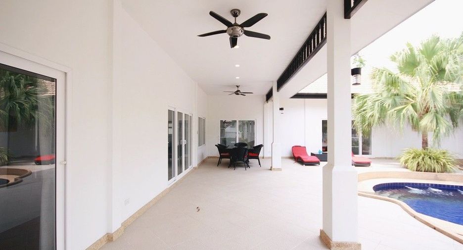For sale 4 bedrooms villa in Hua Hin, Prachuap Khiri Khan