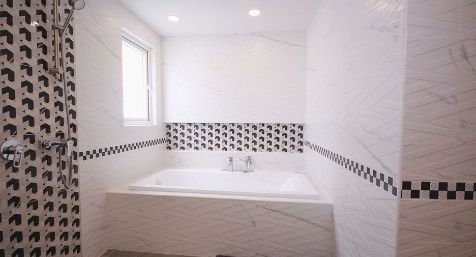 For sale 4 bedrooms villa in Hua Hin, Prachuap Khiri Khan