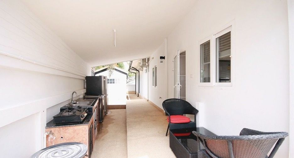 For sale 4 bedrooms villa in Hua Hin, Prachuap Khiri Khan