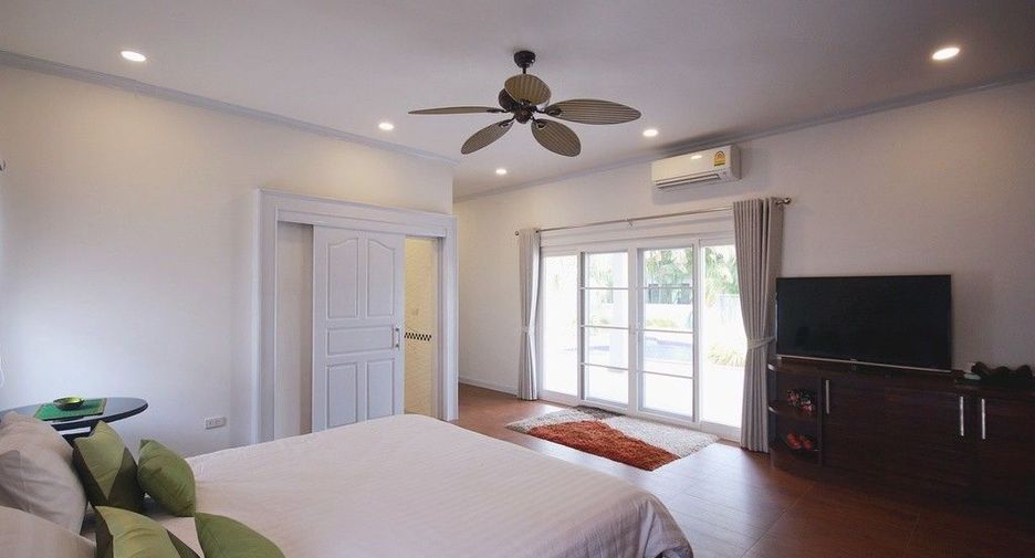 For sale 4 bedrooms villa in Hua Hin, Prachuap Khiri Khan