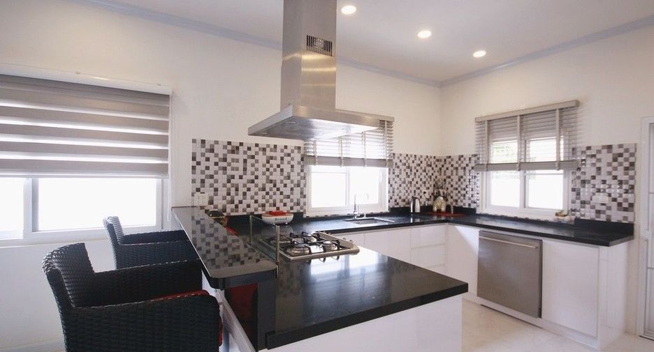 For sale 4 bedrooms villa in Hua Hin, Prachuap Khiri Khan