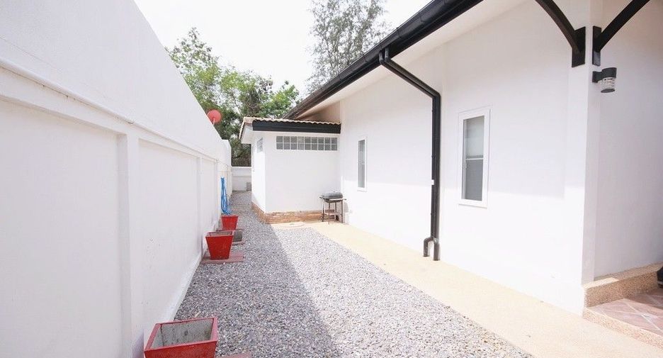 For sale 4 bedrooms villa in Hua Hin, Prachuap Khiri Khan