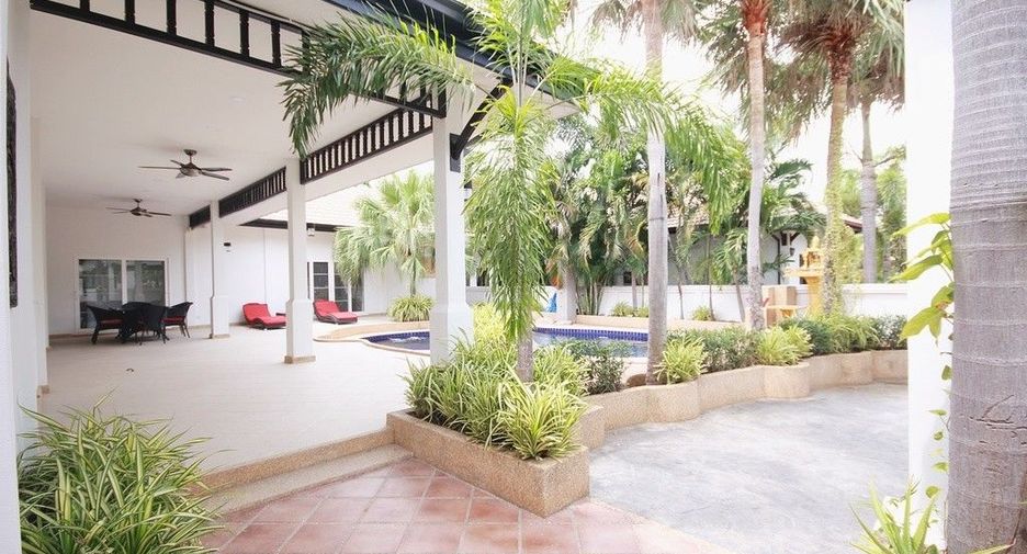 For sale 4 bedrooms villa in Hua Hin, Prachuap Khiri Khan