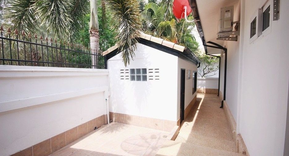 For sale 4 bedrooms villa in Hua Hin, Prachuap Khiri Khan