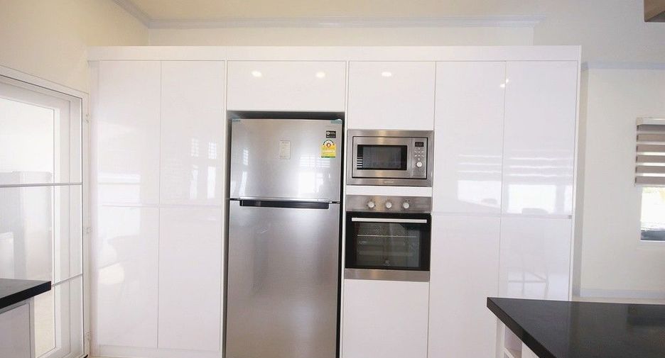 For sale 4 bedrooms villa in Hua Hin, Prachuap Khiri Khan