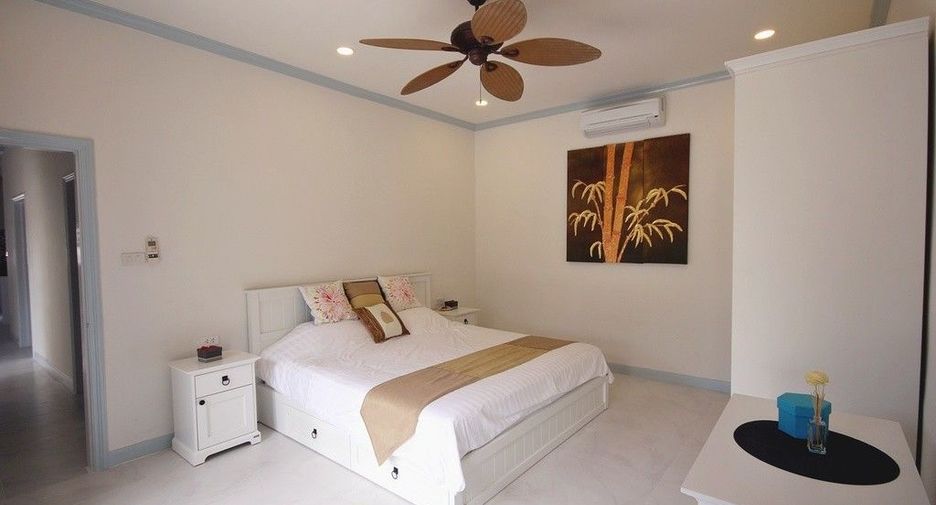 For sale 4 bedrooms villa in Hua Hin, Prachuap Khiri Khan