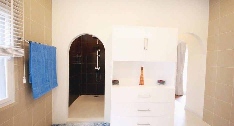 For sale 4 bedrooms villa in Hua Hin, Prachuap Khiri Khan