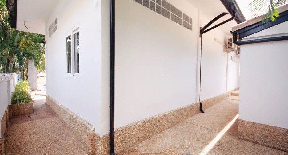For sale 4 bedrooms villa in Hua Hin, Prachuap Khiri Khan