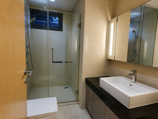 For sale 2 bedrooms condo in Khlong Toei, Bangkok
