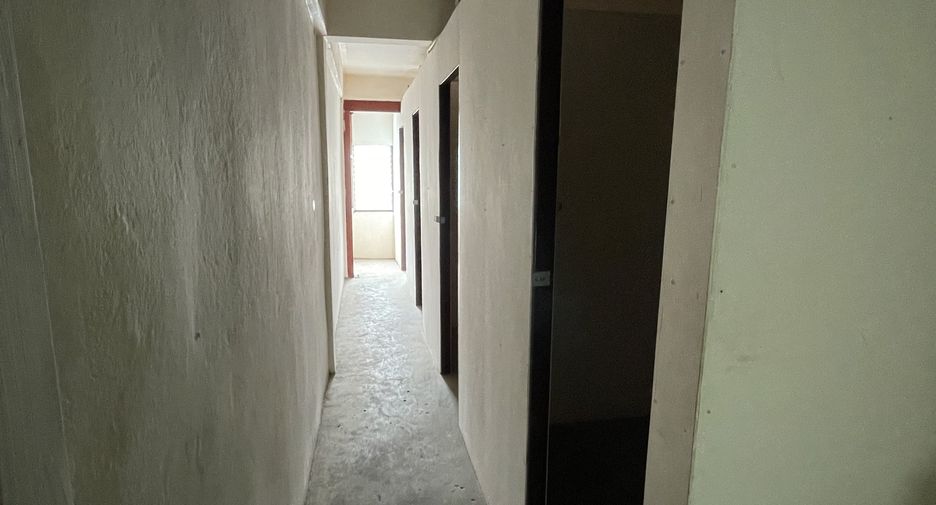 For sale studio townhouse in Khlong San, Bangkok