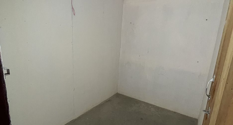 For sale studio townhouse in Khlong San, Bangkok