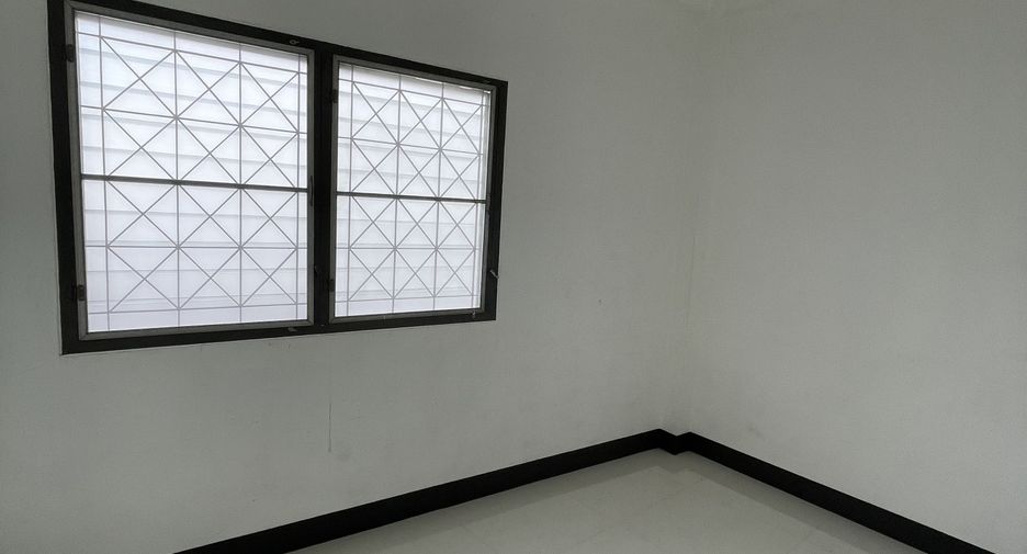For sale studio townhouse in Khlong San, Bangkok