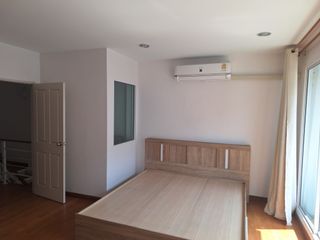 For rent 3 bedrooms townhouse in Chom Thong, Bangkok
