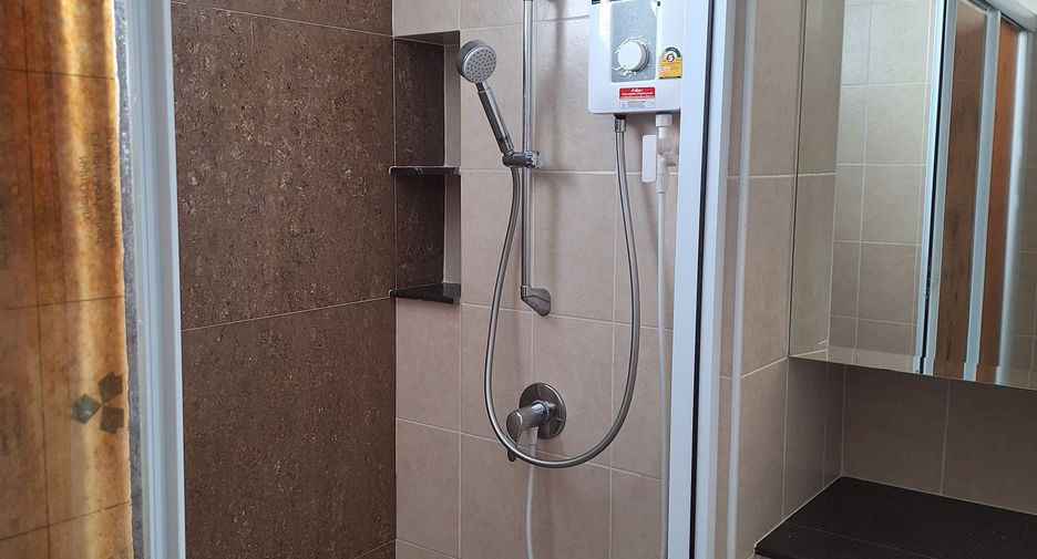 For rent 3 ベッドルーム townhouse in Chom Thong, Bangkok