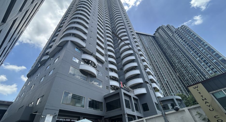 For rent 2 bedrooms condo in Watthana, Bangkok