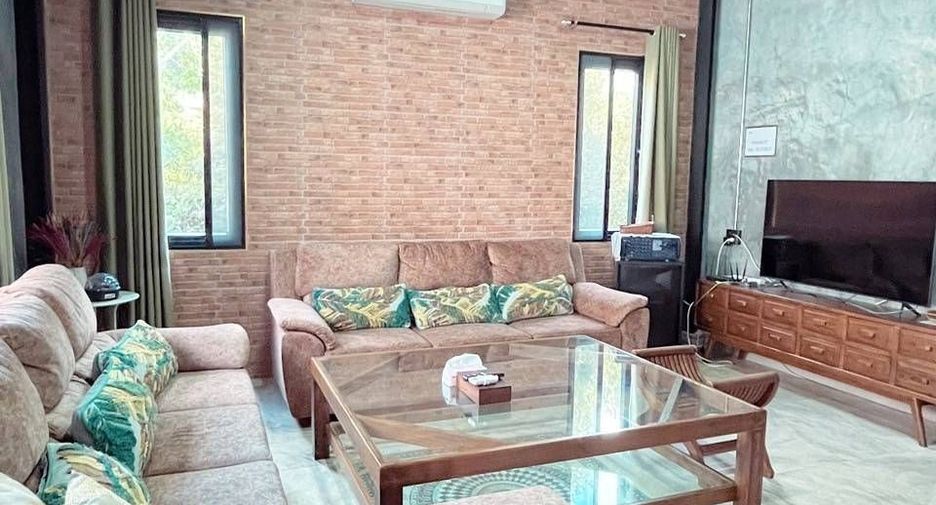 À vendre et à louer 5 chambres villa à Huay Yai, Pattaya
