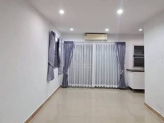 Reihenhaus zur Miete mit 3 Zimmer in Prawet, Bangkok