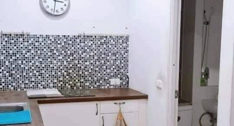 For rent 3 bedrooms townhouse in Prawet, Bangkok