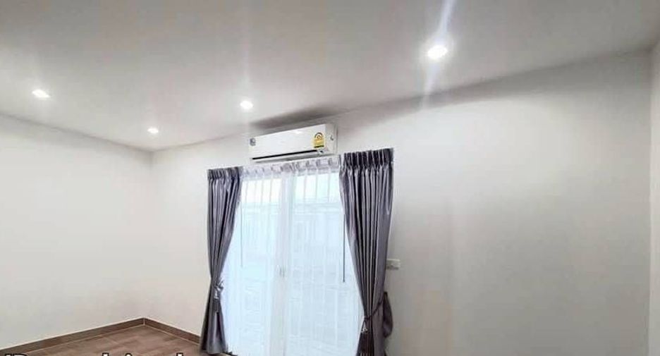 For rent 3 bedrooms townhouse in Prawet, Bangkok