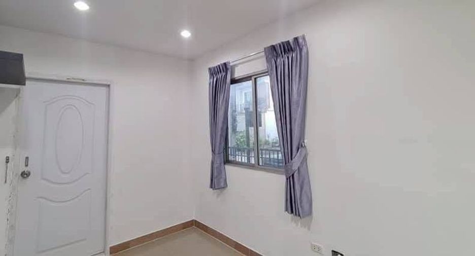 For rent 3 bedrooms townhouse in Prawet, Bangkok