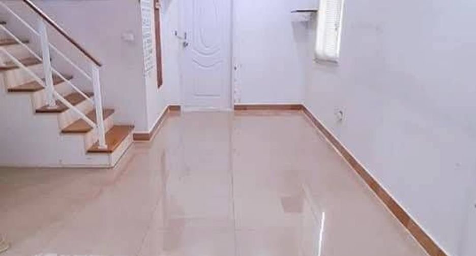 For rent 3 bedrooms townhouse in Prawet, Bangkok