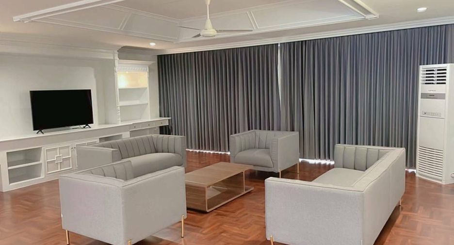 For rent 2 bedrooms apartment in Khlong Toei, Bangkok