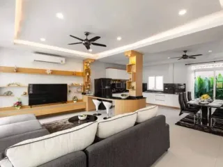 ให้เช่า 5 ห้องนอน วิลล่า ใน บางละมุง, ชลบุรี