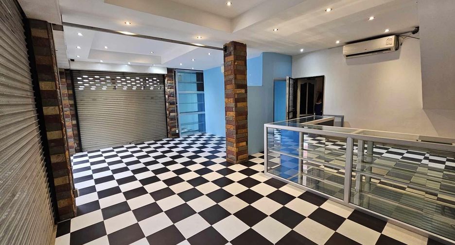 For sale 3 bedrooms retail Space in Bang Lamung, Chonburi
