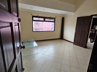 À vendre 3 chambres local commercial à Bang Lamung, Chonburi