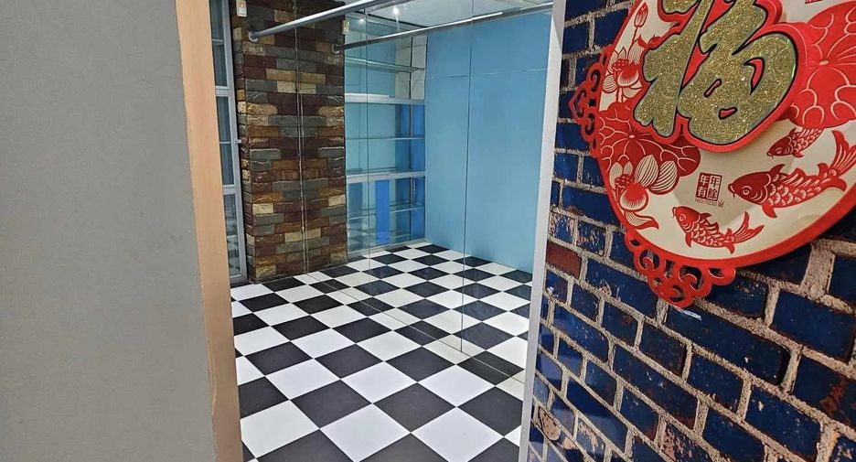 For sale 3 bedrooms retail Space in Bang Lamung, Chonburi