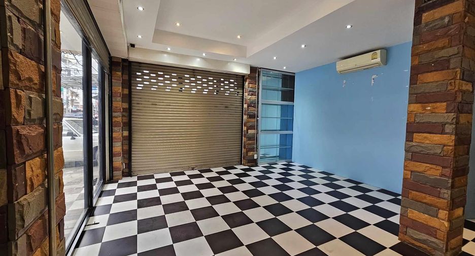 For sale 3 bedrooms retail Space in Bang Lamung, Chonburi