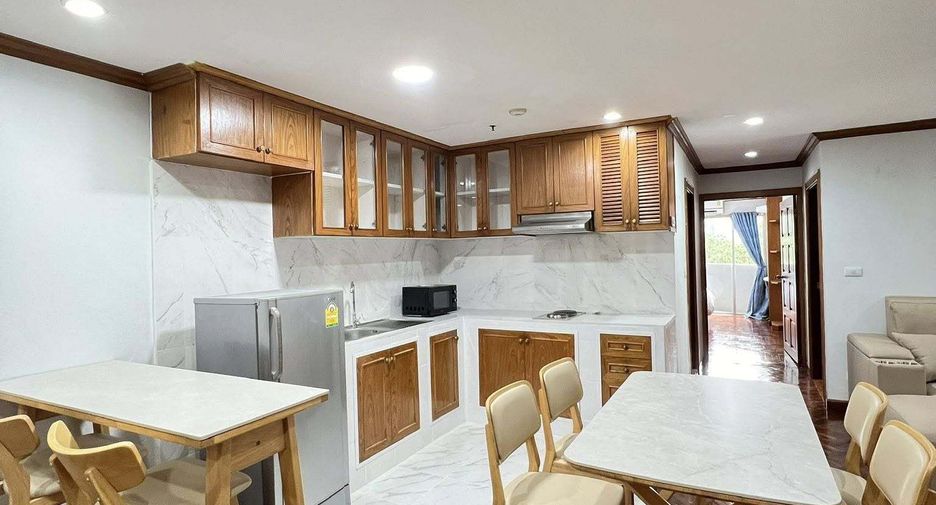 For rent 2 bedrooms condo in Watthana, Bangkok