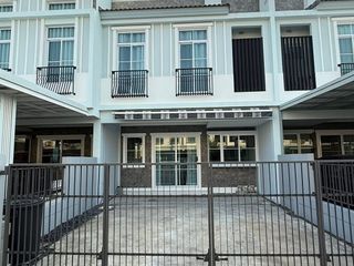 For rent 3 bedrooms townhouse in Prawet, Bangkok