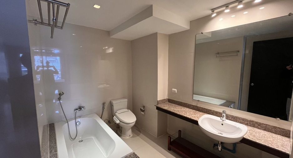For rent 1 bed apartment in Watthana, Bangkok