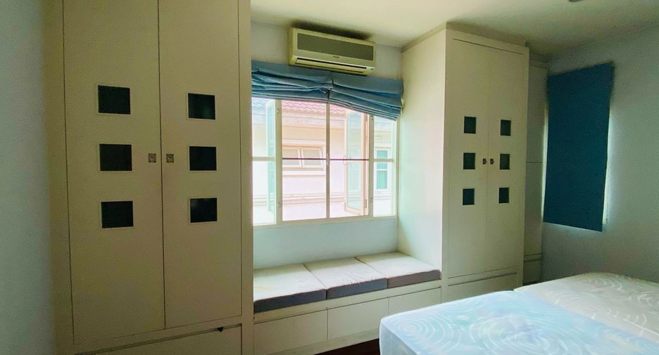 For sale 3 bedrooms house in Saphan Sung, Bangkok