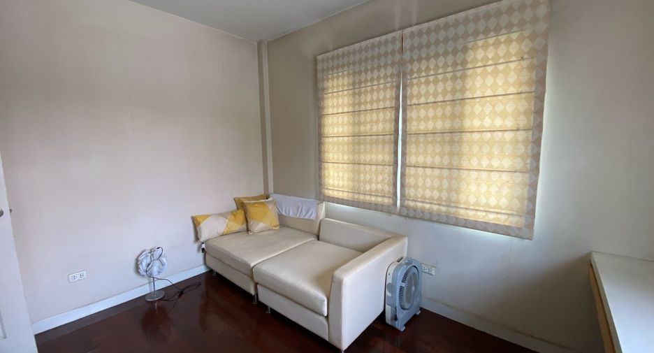 For sale 3 bedrooms house in Saphan Sung, Bangkok