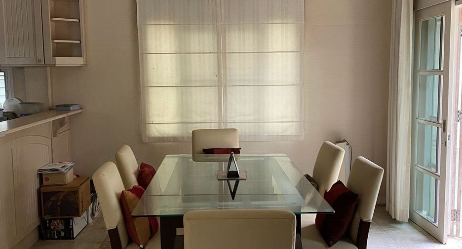 For sale 3 bedrooms house in Saphan Sung, Bangkok