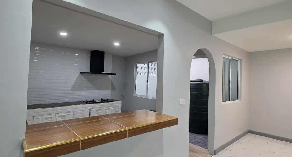 For sale 3 bedrooms townhouse in Thalang, Phuket