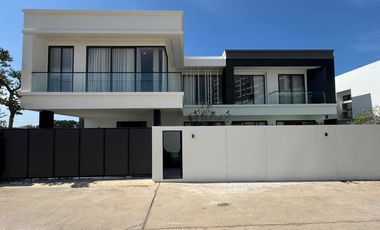 For sale 4 bedrooms villa in Bang Lamung, Chonburi