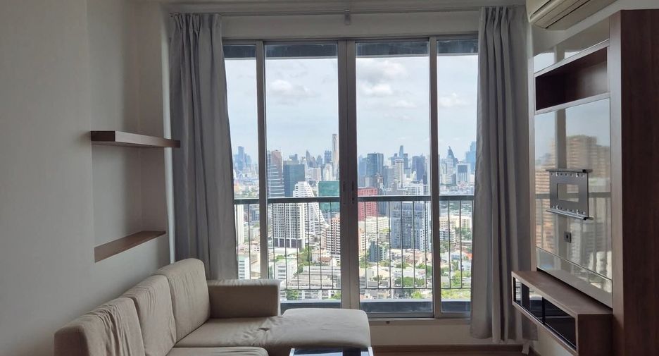 For rent 1 bed condo in Phaya Thai, Bangkok